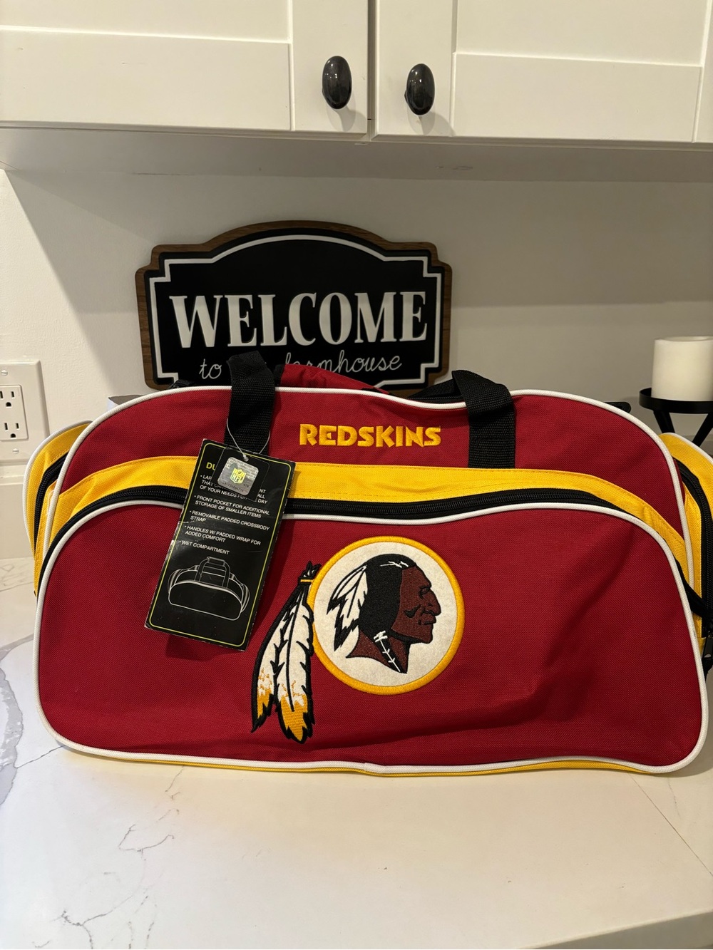 NFL Redskins Embroidered Duffle Bag Felt Logo 2 Handles Zippered Storage Pockets